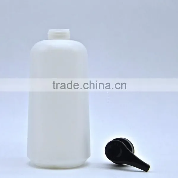 pe Plastic Bottle/ 700 Spray Bottle/ Cosmetic Packaging for Shampoo photo-2