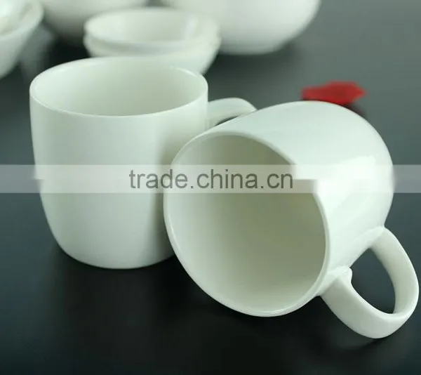 China Supplier New Premium Custom Design White Glazed Porcelain Dinner Set photo-3