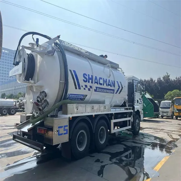 Export Haowo Front Four Rear Eight Cleaning and Suction Trucks Configuration Market for 33 Square Large Cleaning and Suction Trucks photo-5