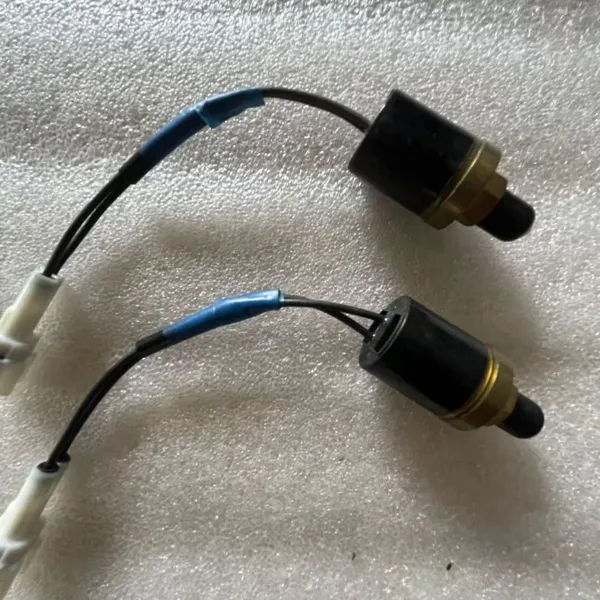 High Quality XCMG Spare Part Pressure Switch 803608700 photo-2