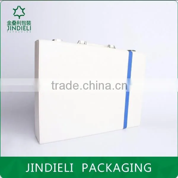 High Grade White Leather Cosmetic Gift Box With Handle photo-2