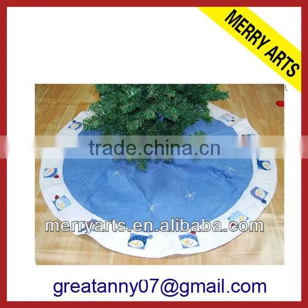 China Manufacturer New Blue Snowman Christmas Embroidery Tree Skirt Wholesale