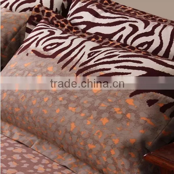 2015 Hot Sale Luxury Leopard Stripe Printed Flannel Throw Bedding Set photo-3