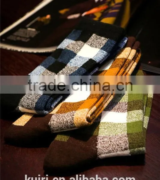 New Autumn Winter Cotton Men Socks Wholesale Korean Classic Plaid Sock photo-2