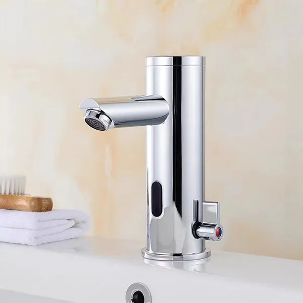 Temperature regulating sensor faucet