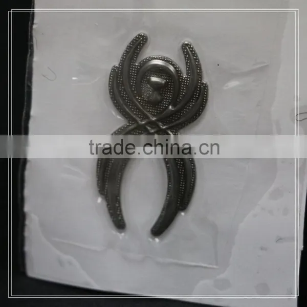 TPU Injection Customized Metal Logo Rubber Patch Iron on Garment photo-3