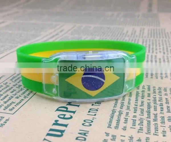 2016 Promotional LED Silicone Bracelet China Supplier photo-2