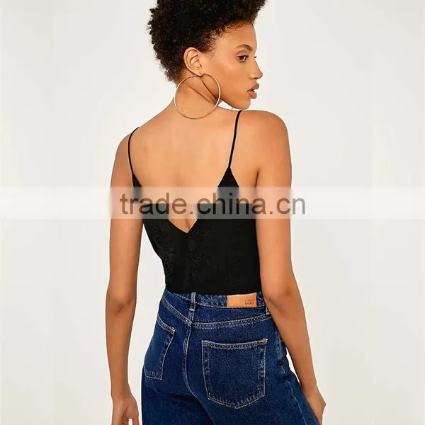 Jacquard Low Cut Spaghetti Straps Cropped Cami Womens Tank Top With Buttons photo-6