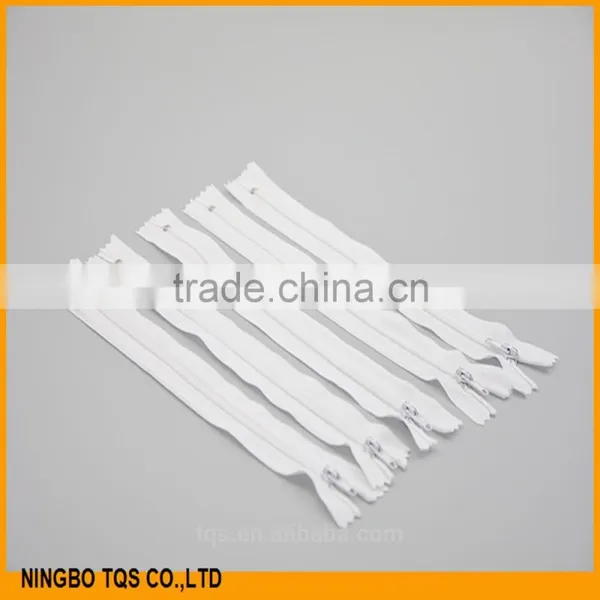 High Quality No.#3 20 cm Auto Lock Close End White Nylon Zipper photo-4