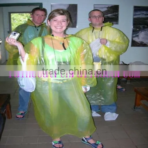 Hot Selling Promotional Customer Logo pe Disposable Rain Poncho Raincoat photo-4