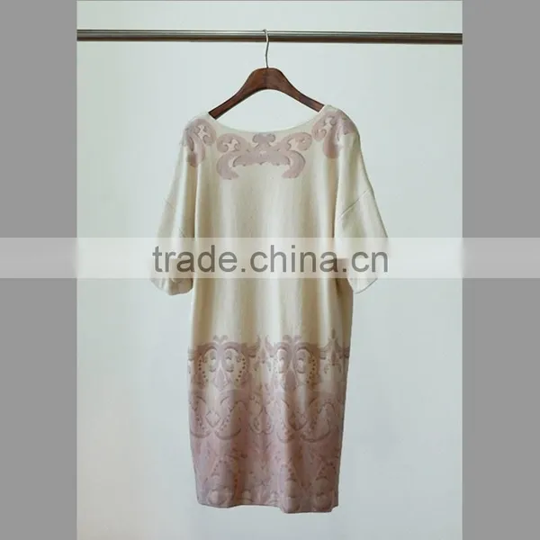 Lady Half Sleeves Print Woolen Dress With V-shape Neckline photo-2