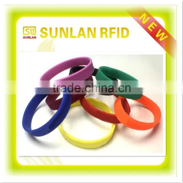 Custom Promotional Wrist Band, Adjustable Silicone Wristband, Promotional Silicone/ Bracelet photo-2