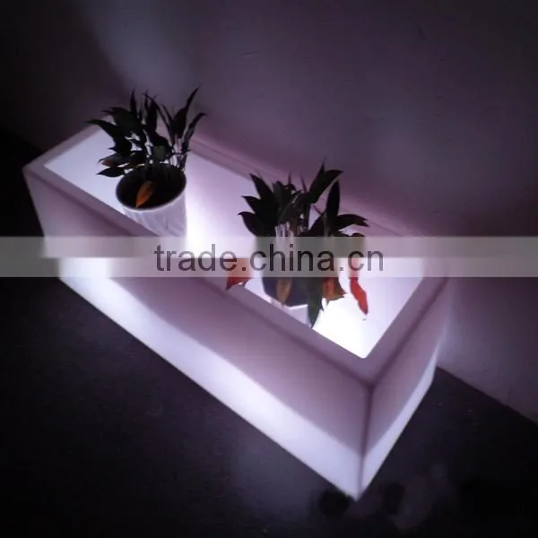 Hot Selling Outdoor Waterproof LED Plastic Flower Pot for Livingroom / Restaurant / Hotel / Night Club photo-5