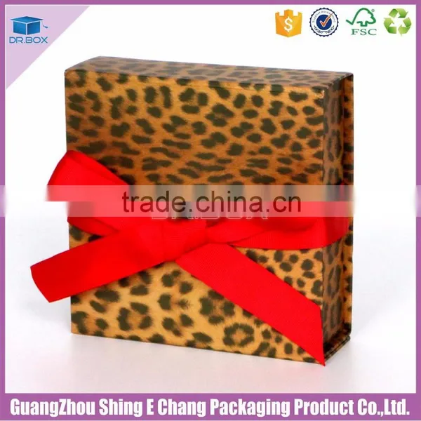 Good China Wholesaler Magnetic Button Round Metal Paper Plastic Shoe Valet Cardboard Clothes Boxes photo-3