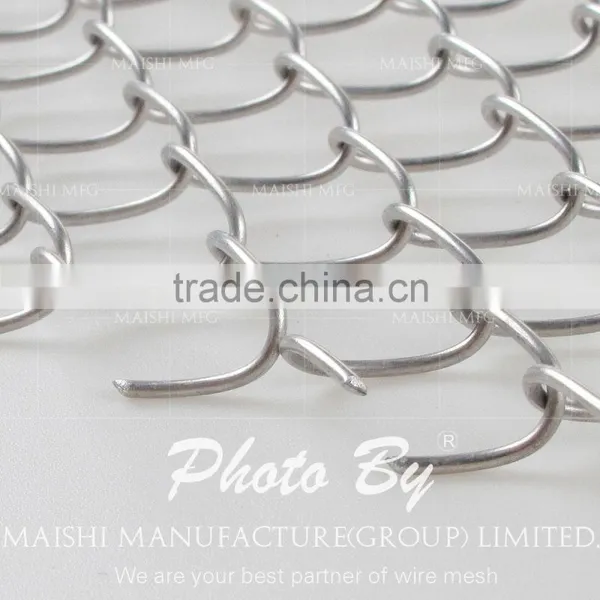 Low Carbon Steel Wire Chain Link Fence photo-5