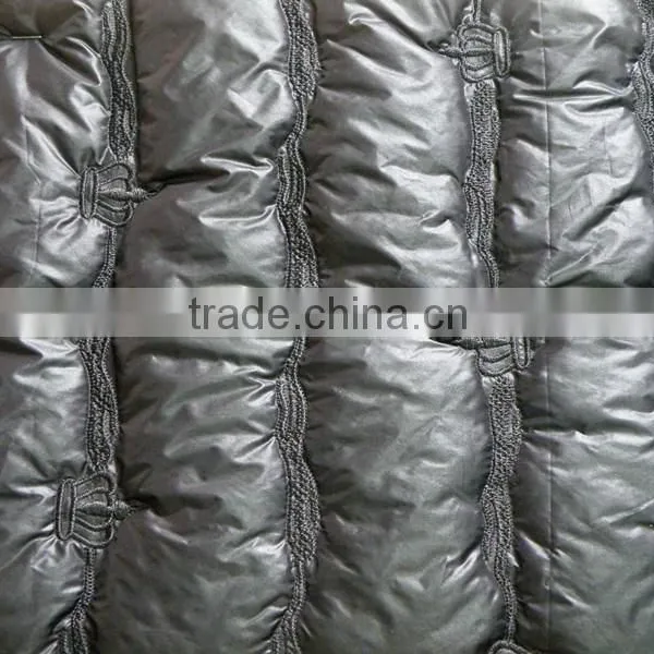 210T Waterproof Stripe Polyester Embroidered Thermal Padding Quilting Fabric China for Clothing photo-5
