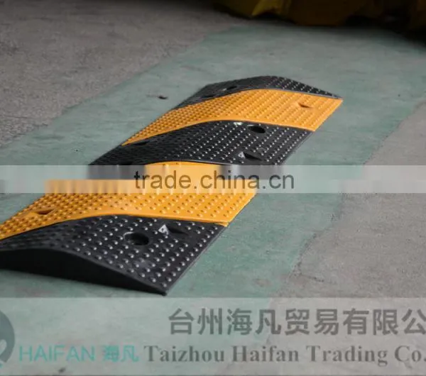 1000*320*45mm Durable Reflective Speed Hump Used in Intersection/heavy Strength Rubber Road Road Speed Hump for Crossing photo-3