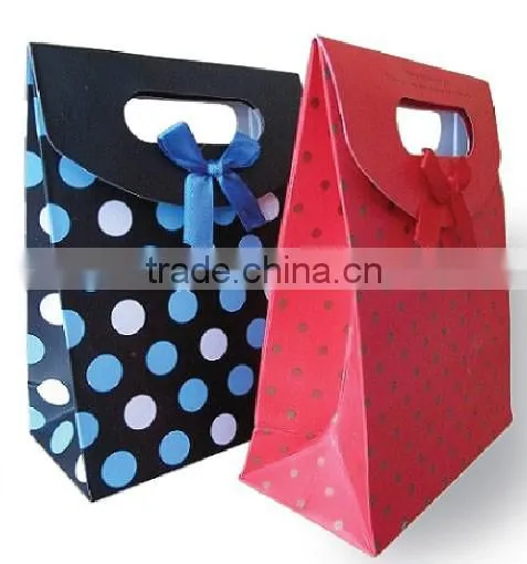 Paper Gift Bag With Ribbon Decoration Handle