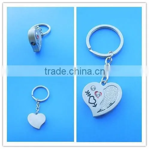 Custom Design Love Heart Metal Souvenir Keychains photo-2