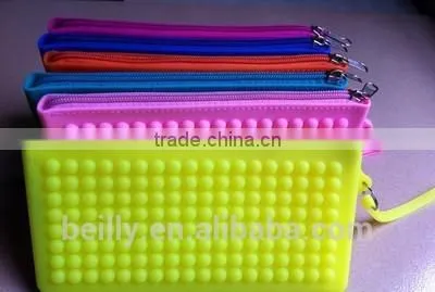 Hot Selling Fashionable Customized Silicone Hand Bag for Ladies photo-3