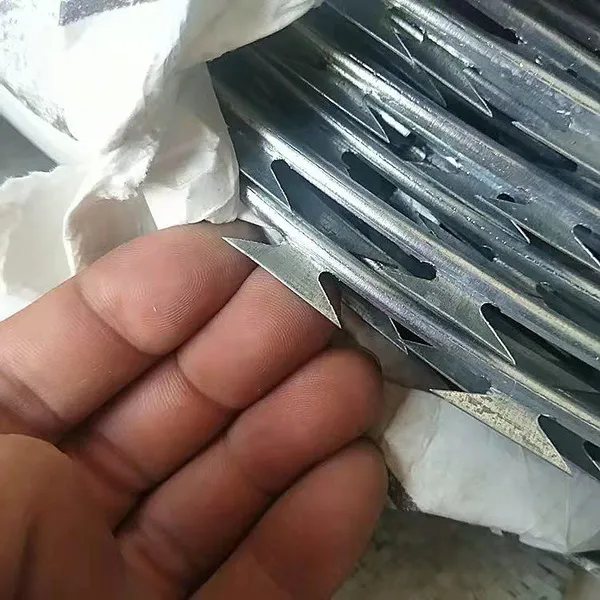 Concertina Razor Wire Coils 450mm Diameter for Military Use photo-3