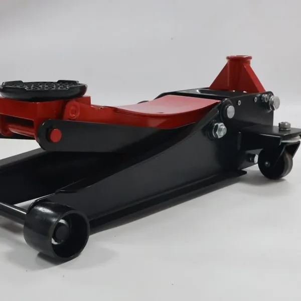 WY6423 Heavy-Duty Trolley Jack With 25Mpa Hydraulic System And Compact Chassis Design