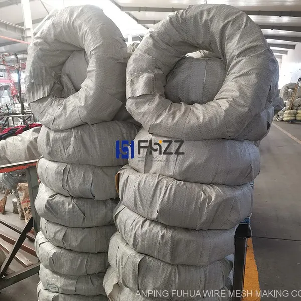 Diameter 450mm 90Clips×5Clips Per Coil BTO-22 Galvanized Concertina Razor Barbed Wire photo-5