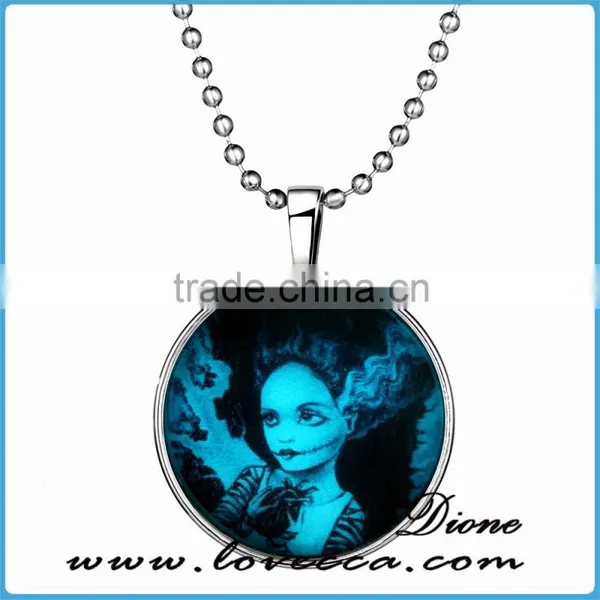 Halloween Necklace Ghost Children Round Locket Glow in the Dark Pendant Halloween Decoration photo-4
