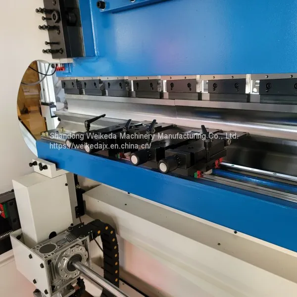 FCNC-200T/4000 Press Brake photo-3