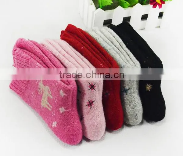 Cute Flower Printing Wool Socks Female Socks Thick Warm Thick Winter Socks for Women photo-3