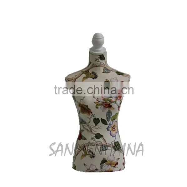 Flower and Branch Printing Elastic Fabric Female Mannequin