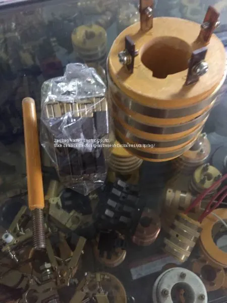 Электрический скользящий контакт