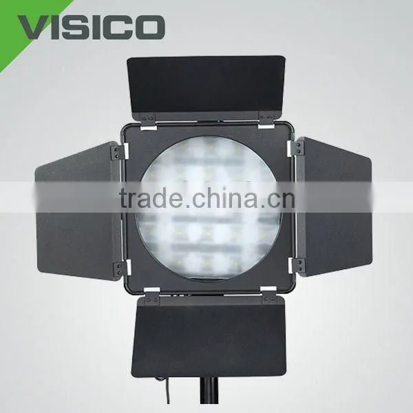 camera LED light with barndoor