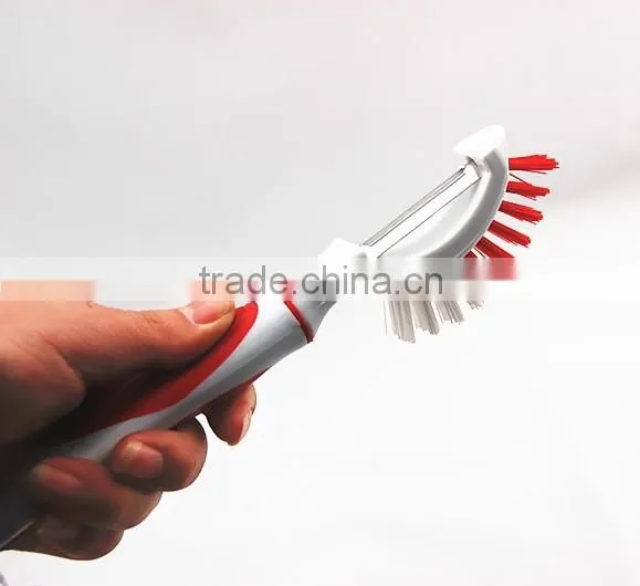 Plastic Brush With Peeler photo-5