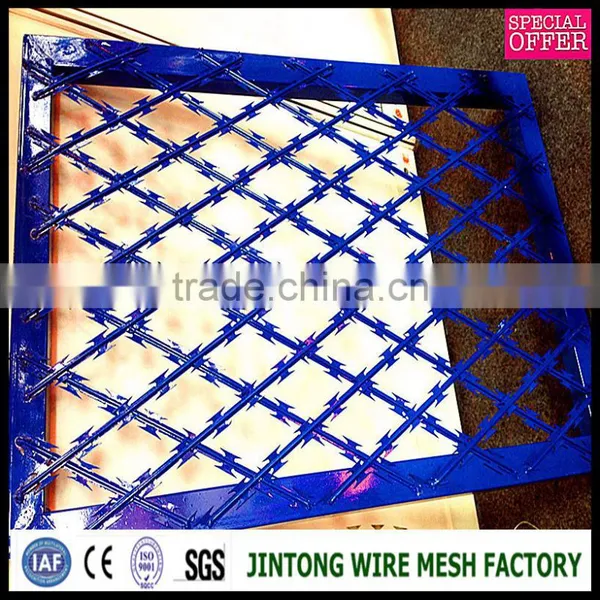Stainless Steel 304 Material Barbed Wire Razor Wire Fencing Price for Prison photo-4