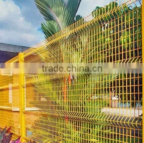 Supply Coated Border Green Garden Wire Mesh Fence photo-3