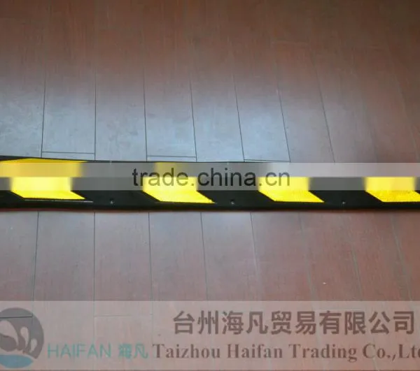 Parking Corner Guard of Retro Reflective Sticker /Wall Corner Protector With Reflective Tape/Decorative Rubber Wall Corner Guard photo-2