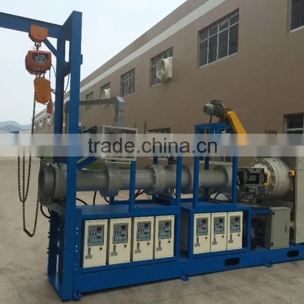 Waste Tire Recycling Rubber Powder Machine photo-2
