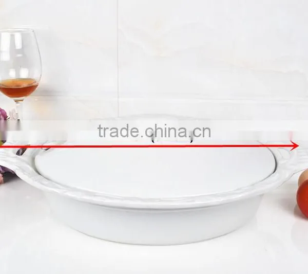 15" Oval Ceramic Baking Dish With Lid photo-2