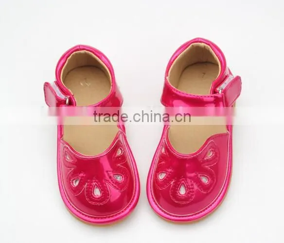 Manufacture 2016 New Arrival OEM Custom Leather Cute Newborn Squeaky Shoes Baby Girl Sandals photo-4