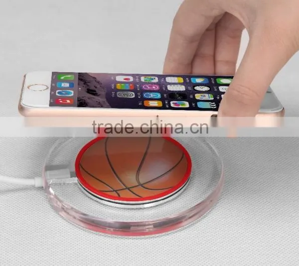 Hot Sell Basketball Pattern Smart Wirless Charger for Multiple Phones photo-4