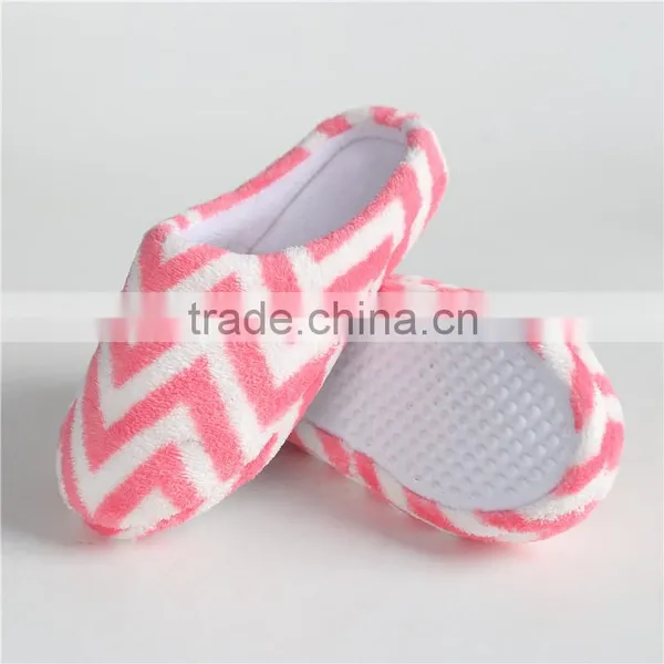 Lady Jacquard Weave Coral Fleece Indoor Slipper photo-3