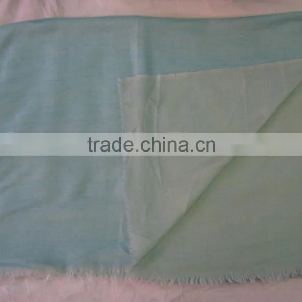 High Quality Cashmere Reversible Scarf in Solid Colour photo-2