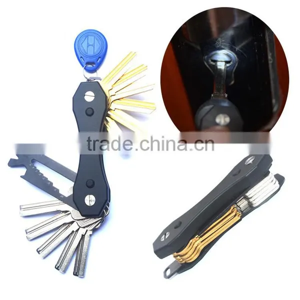 Wholesale portable metal key holder with LED light, key organizer