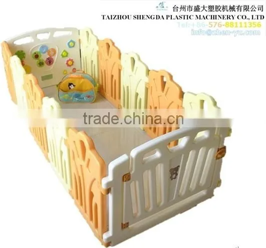 Blow Machine Makes Plastic Fence photo-3