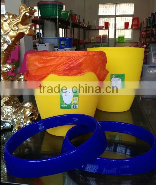 Plastic Wastebasket photo-3