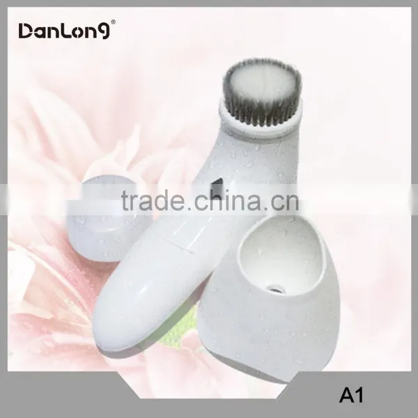 Hot Sales!!!! Novel Portable Sonic Vibrating Facial Cleansing Brush /oil Control photo-2