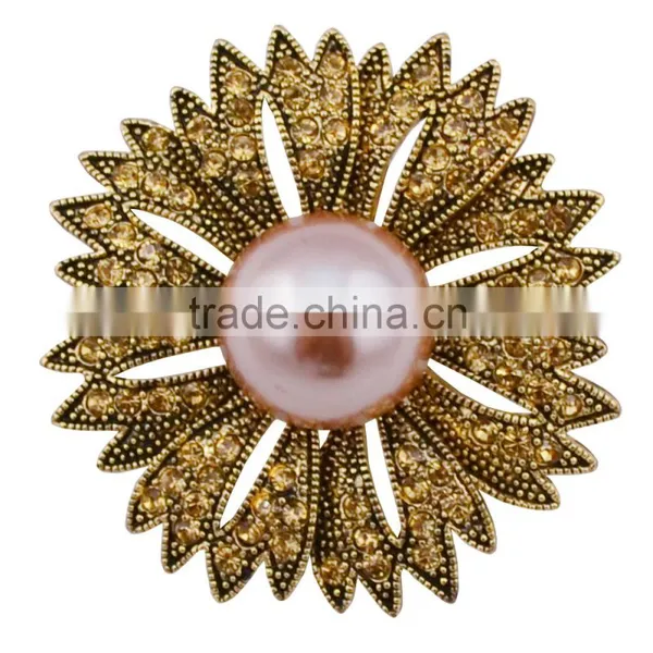 2015 Wholesale Cheap Gold Plating Fashion Brooch Pearl Diamond Gold Flower Brooch photo-2