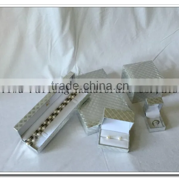 Factory Customized Plastic Gift Box Jewelry Packaging Customized Velvet Gift Box photo-4