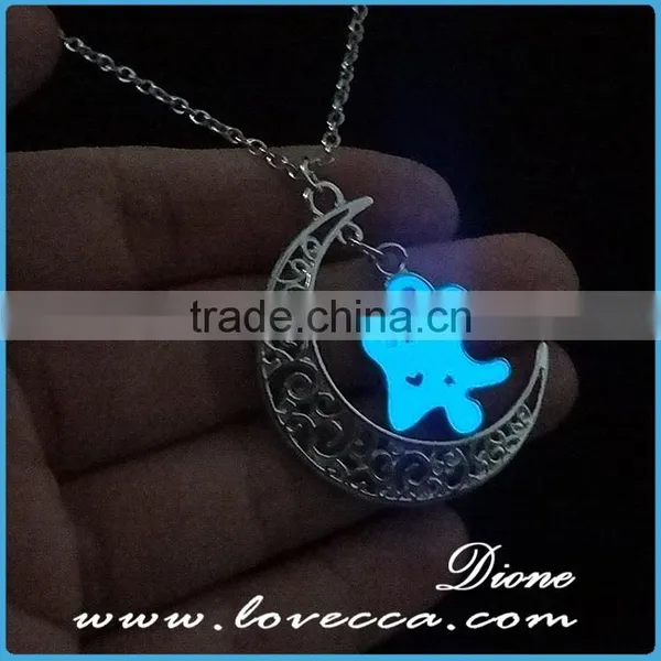 Fancy Glow Necklace Long Chain Alloy Vintage Jewelry Necklace Luminous photo-3